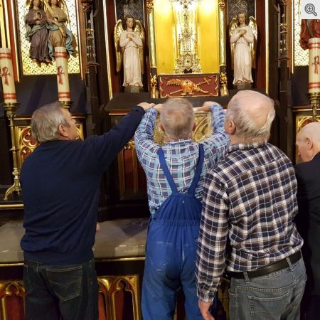 Montaż tabernakulum po renowacji fot. 2